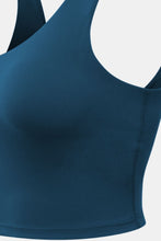 Load image into Gallery viewer, Cropped Scoop Neck Active Tank Top
