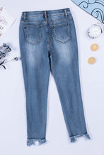 Load image into Gallery viewer, Baeful Distressed Frayed Hem Cropped Jeans
