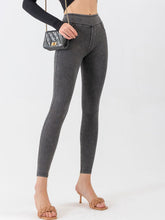 Load image into Gallery viewer, High Waist Cropped Active Leggings
