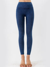 Load image into Gallery viewer, Wide Waistband Cropped Active Leggings
